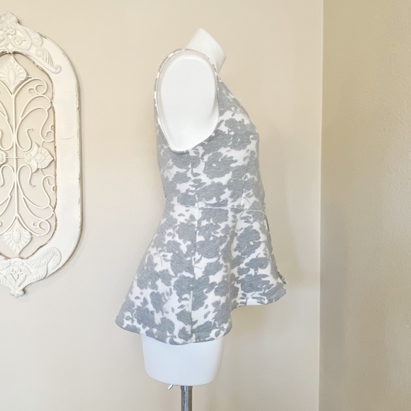 Anthropologie | Womens Akemi + Kim Gray Floral Print Fit and Flare Top | Size: - Picture 6 of 9